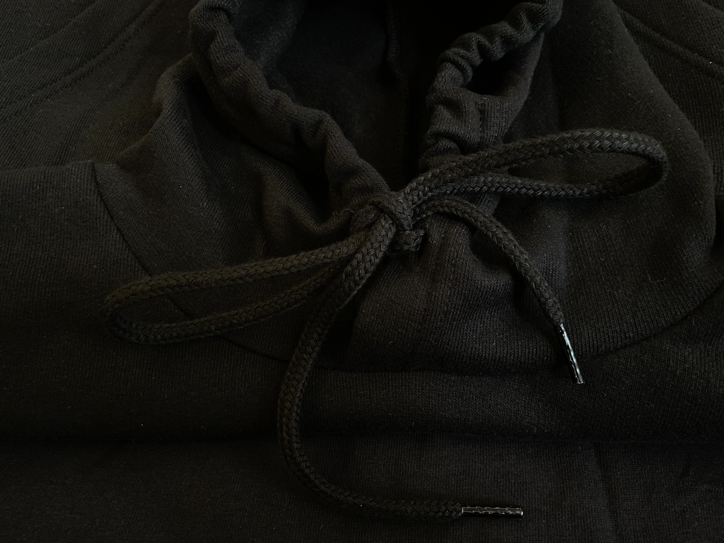 Schwarzer Unisex Hoodie personalisiert mit Vereinslogo