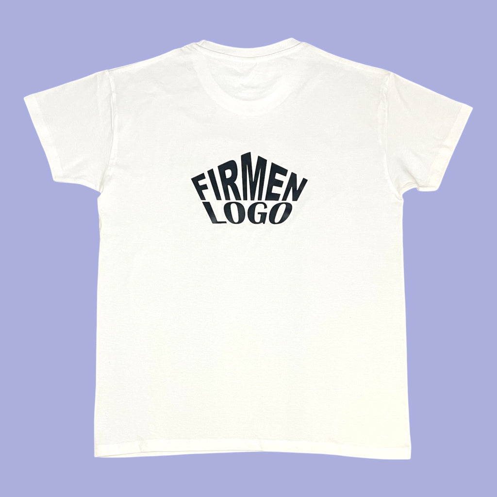 Weißes Herren T‑Shirt personalisiert mit Firmenlogo